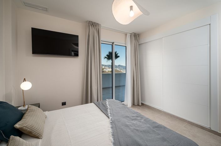 Image No.13-2 Bed Property for sale