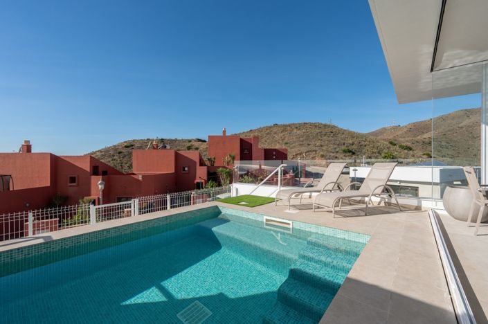 Image No.20-2 Bed Property for sale