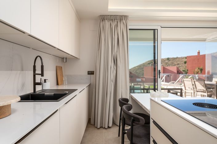 Image No.6-2 Bed Property for sale