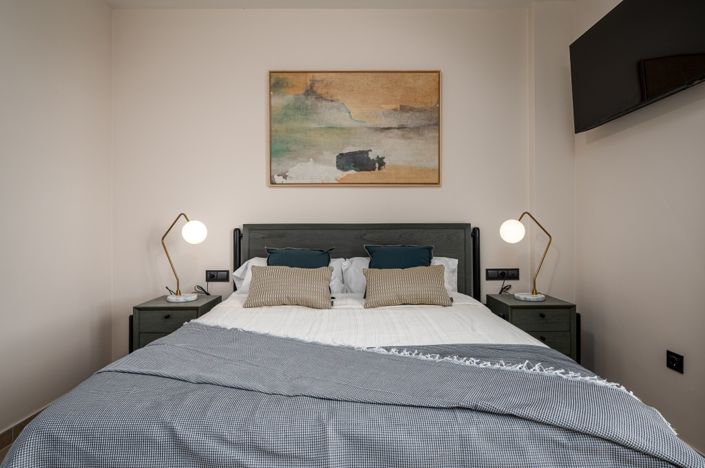 Image No.11-2 Bed Property for sale