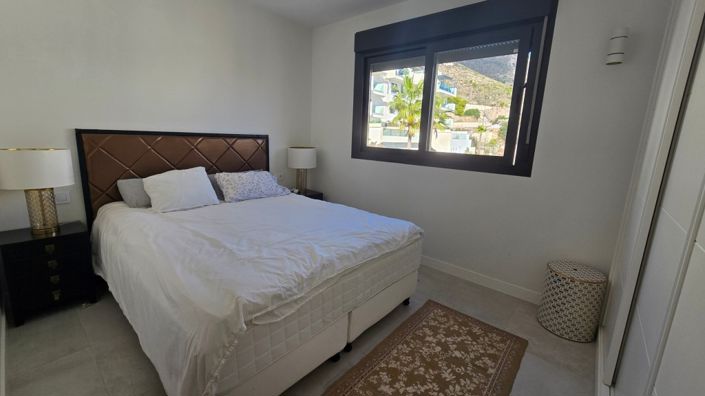 Image No.13-2 Bed Property for sale