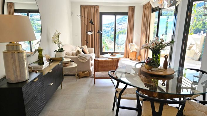 Image No.2-2 Bed Property for sale
