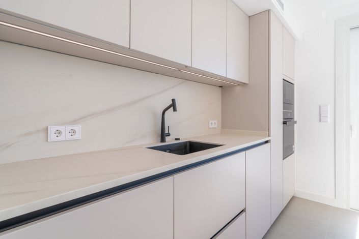 Image No.36-3 Bed Property for sale