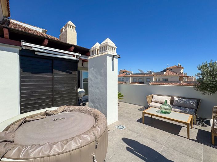 Image No.10-2 Bed Property for sale