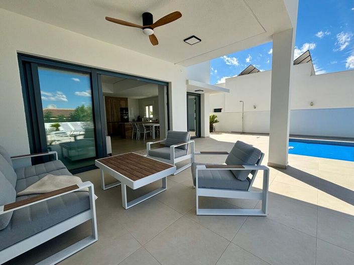 Image No.3-3 Bed Villa for sale