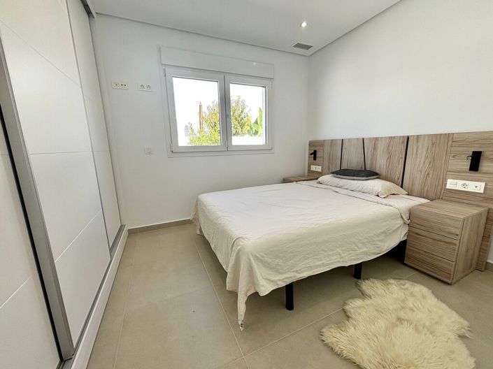 Image No.8-3 Bed Villa for sale