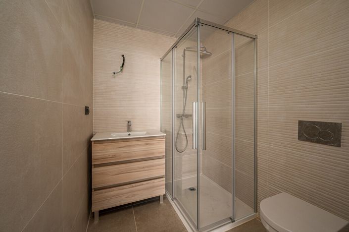 Image No.14-2 Bed Property for sale
