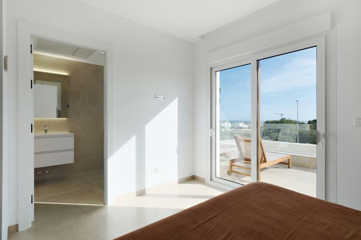 Image No.17-3 Bed Villa for sale