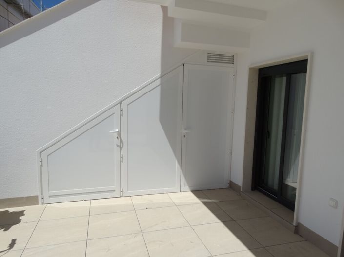 Image No.15-2 Bed Property for sale
