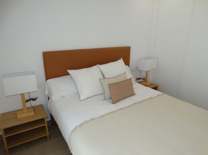 Image No.17-2 Bed Property for sale
