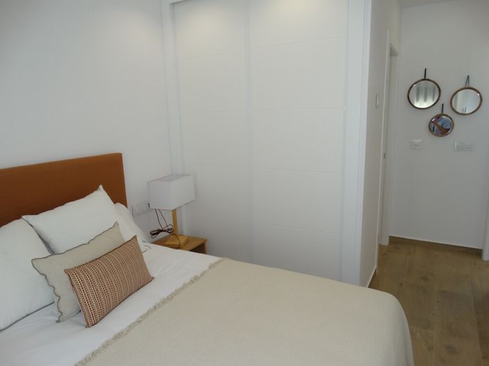 Image No.19-2 Bed Property for sale