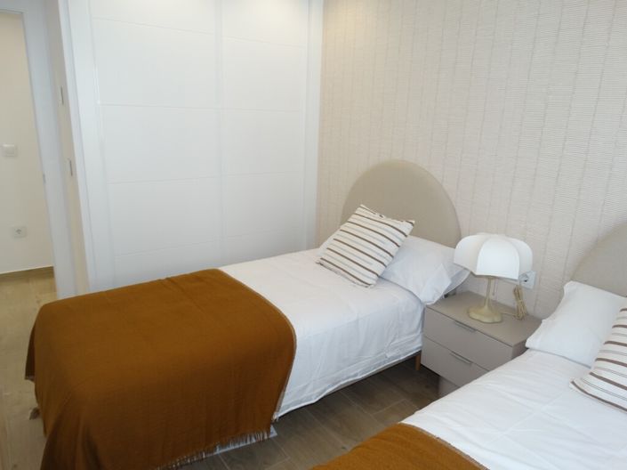 Image No.25-2 Bed Property for sale