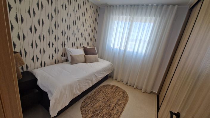 Image No.42-3 Bed Property for sale