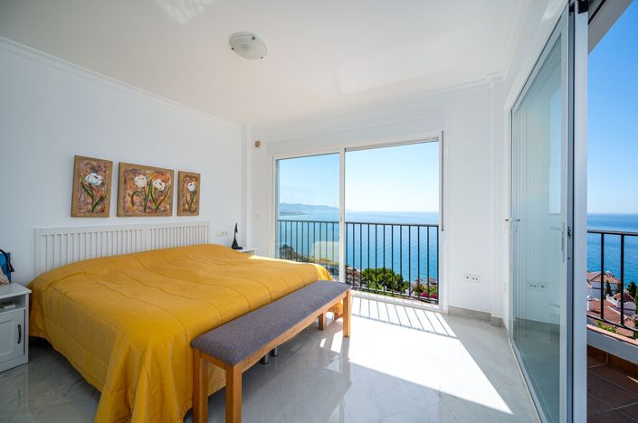 Image No.5-4 Bed Villa for sale