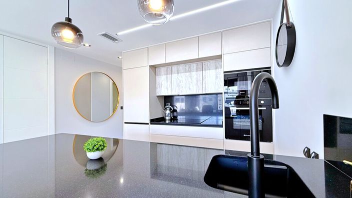 Image No.14-2 Bed Property for sale