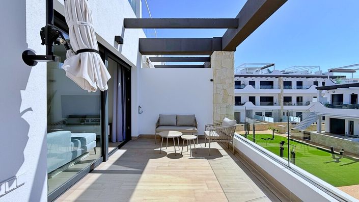 Image No.17-2 Bed Property for sale