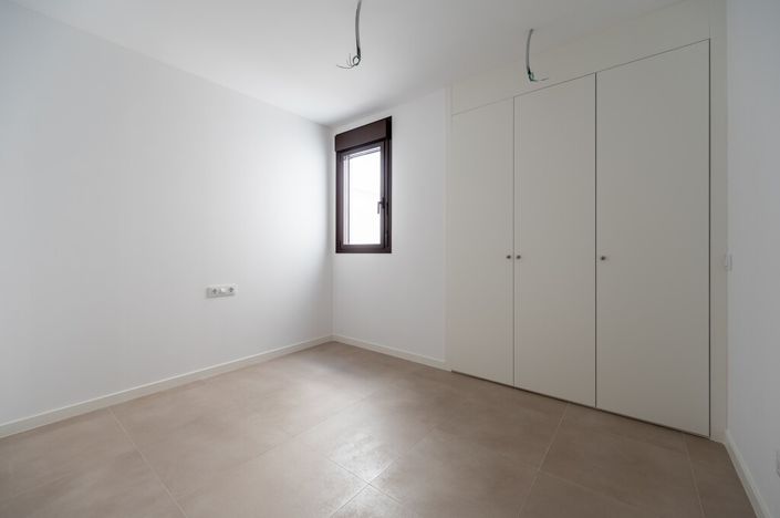 Image No.23-2 Bed Apartment for sale