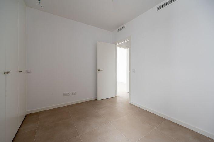 Image No.24-2 Bed Apartment for sale