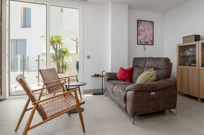 Image No.8-2 Bed Apartment for sale