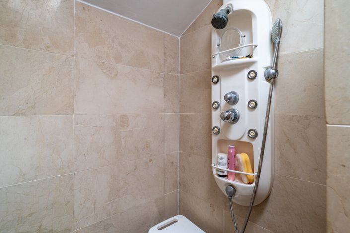 Image No.32-3 Bed Property for sale