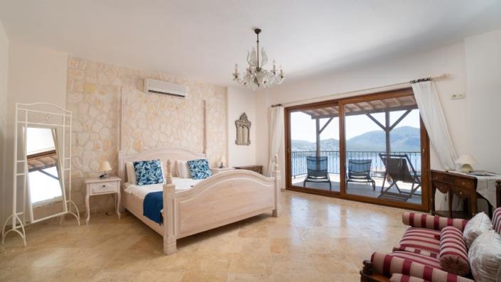 Image No.13-4 Bed Villa / Detached for sale