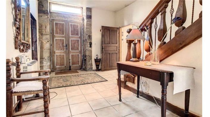 Image No.2-4 Bed Property for sale