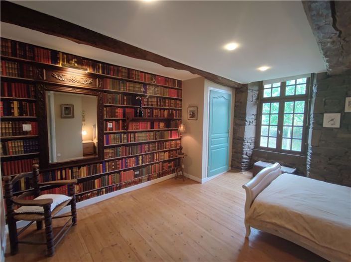Image No.30-4 Bed Property for sale