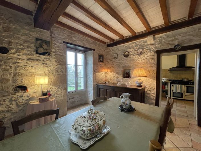 Image No.3-Propriété de 5 chambres à vendre à Gironde