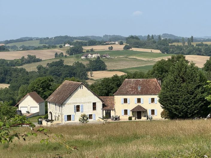 Image No.4-Propriété de 6 chambres à vendre