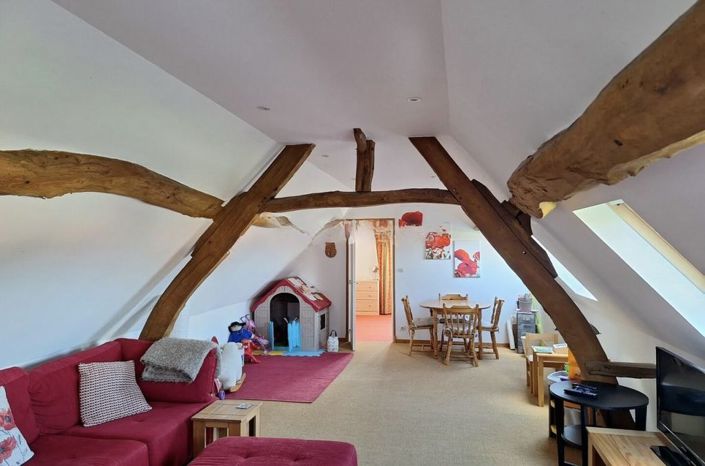 Image No.20-5 Bed Property for sale