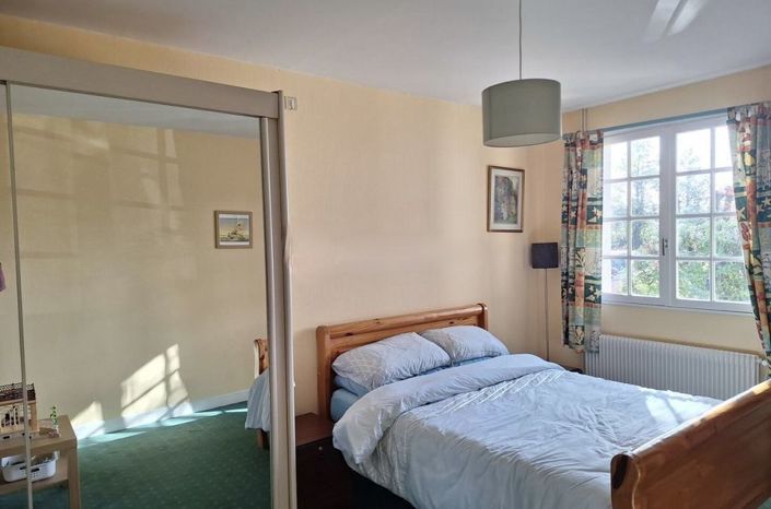 Image No.22-5 Bed Property for sale