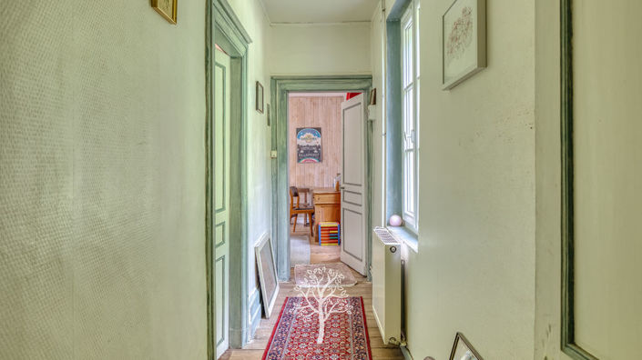 Image No.20-6 Bed Property for sale