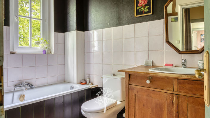 Image No.21-6 Bed Property for sale