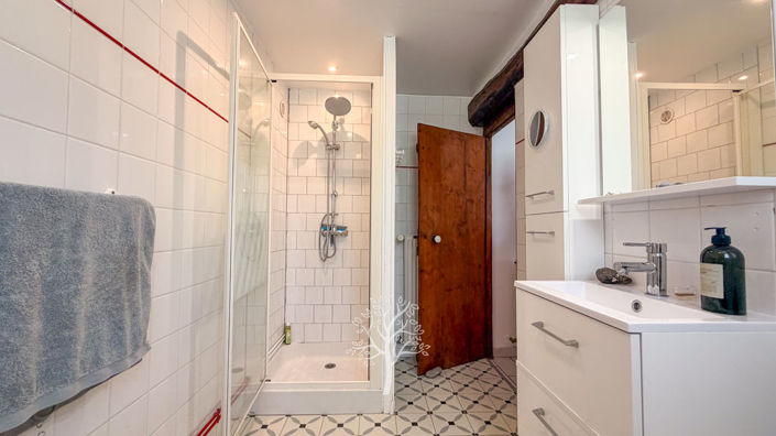 Image No.17-4 Bed Property for sale