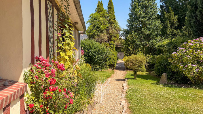 Image No.4-4 Bed Property for sale