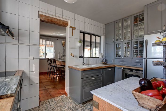 Image No.6-4 Bed Property for sale