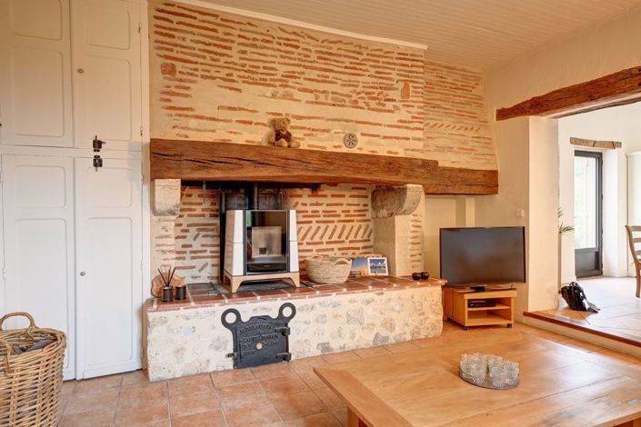 Image No.7-5 Bed Property for sale
