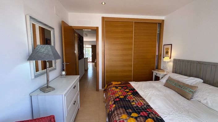 Image No.10-3 Bed Apartment for sale