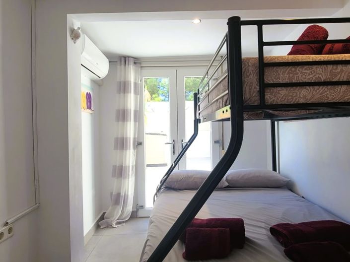 Image No.12-4 Bed House for sale