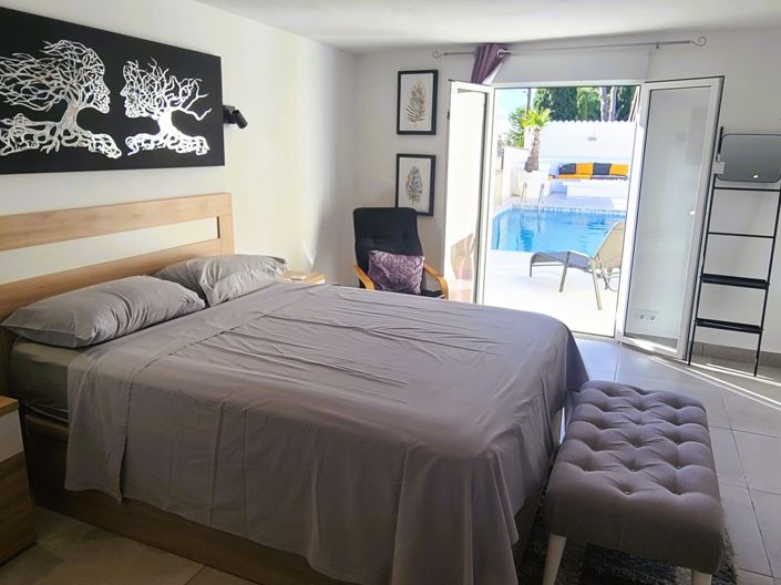 Image No.17-4 Bed House for sale