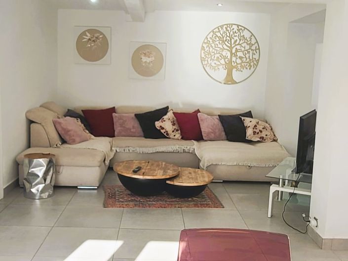 Image No.19-4 Bed House for sale