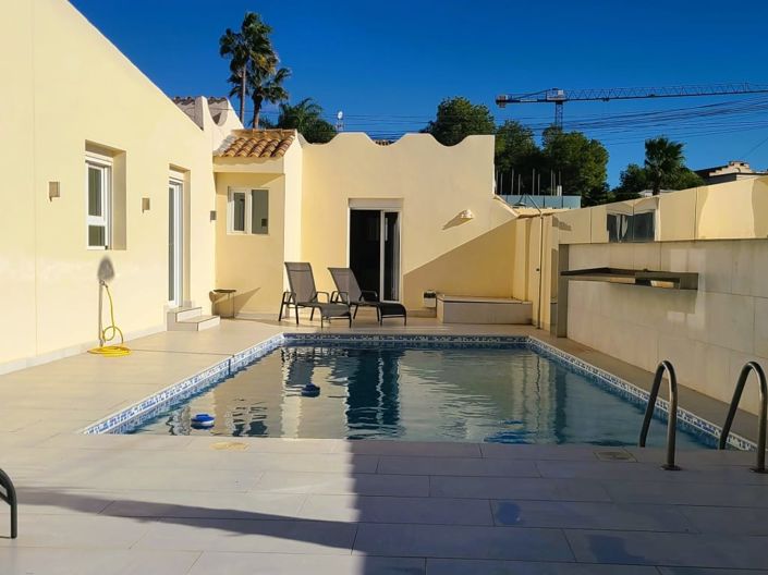 Image No.2-4 Bed House for sale