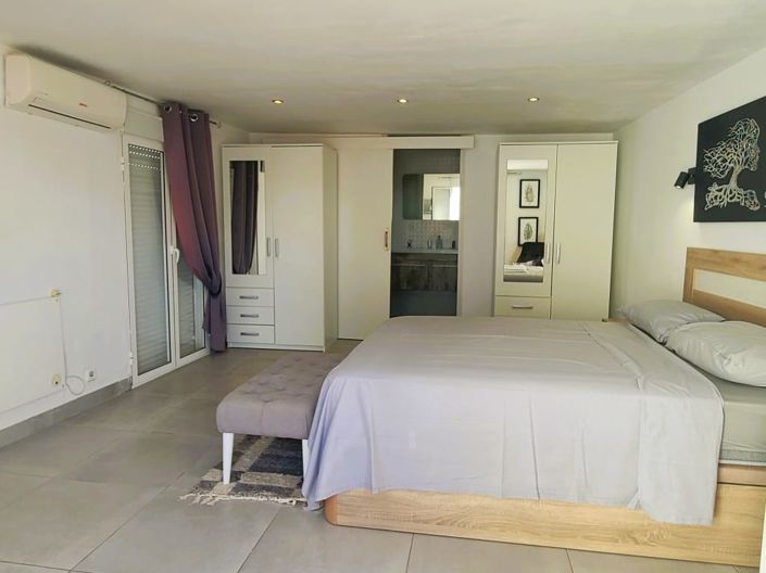 Image No.24-4 Bed House for sale
