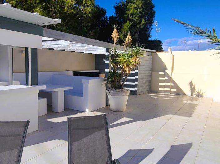 Image No.32-4 Bed House for sale