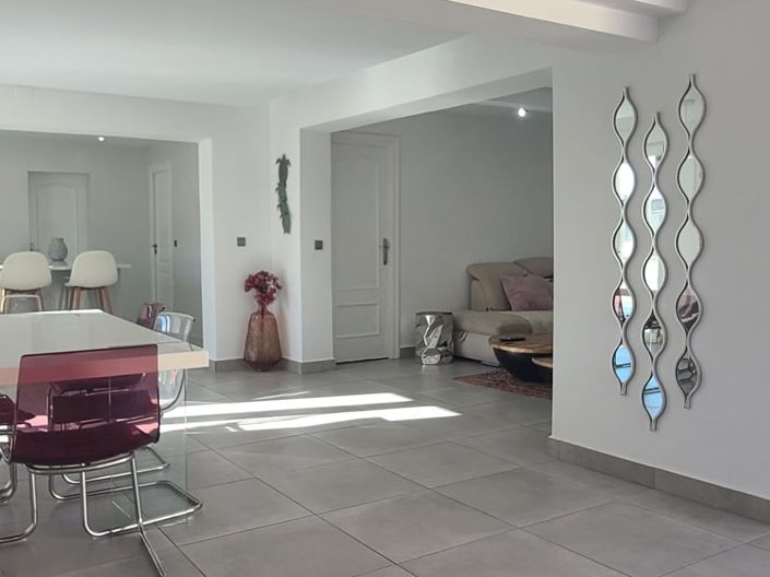 Image No.6-4 Bed House for sale