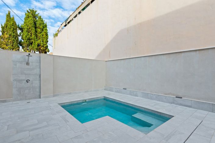 Image No.4-4 Bed Townhouse for sale