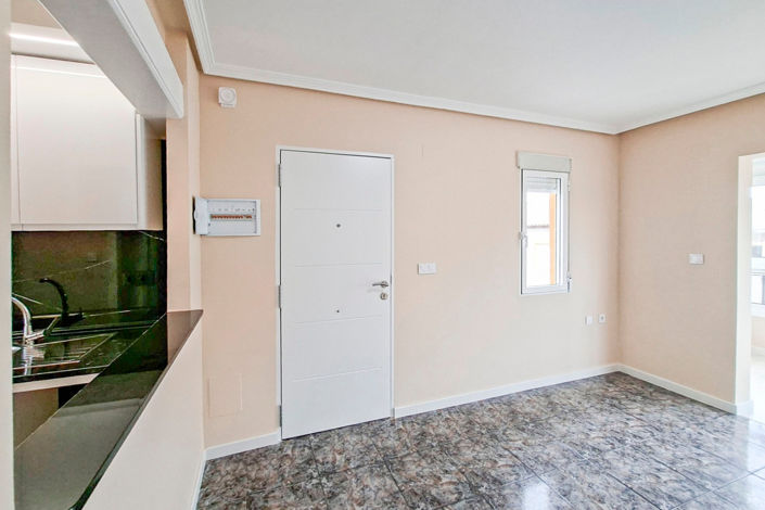 Image No.17-2 Bed Apartment for sale