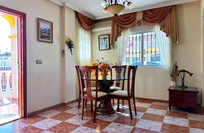 Image No.10-2 Bed House for sale
