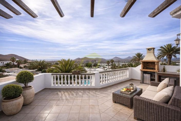 Image No.3-4 Bed Villa for sale