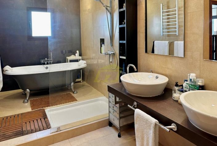 Image No.19-4 Bed Villa for sale